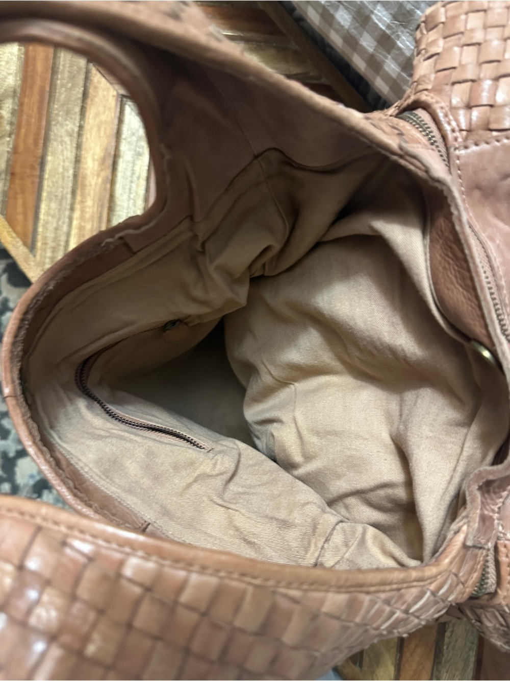 Woven Shoulder Hobo Bag in Tan Genuine Leather - Picture 5 of 6